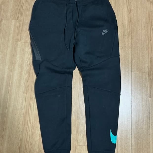 나이키 아트모스한정판 빅스우쉬 테크팩하의(블랙/제이드)