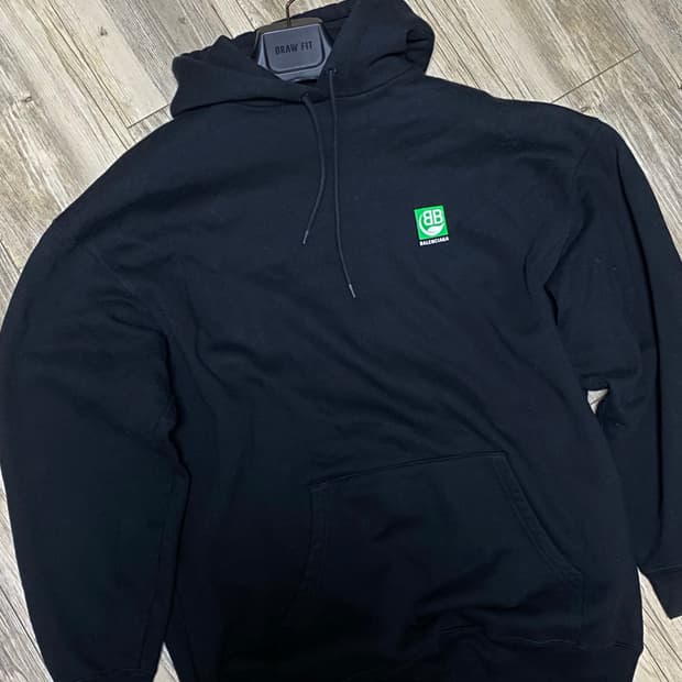 발렌시아가 bb로고 후드티