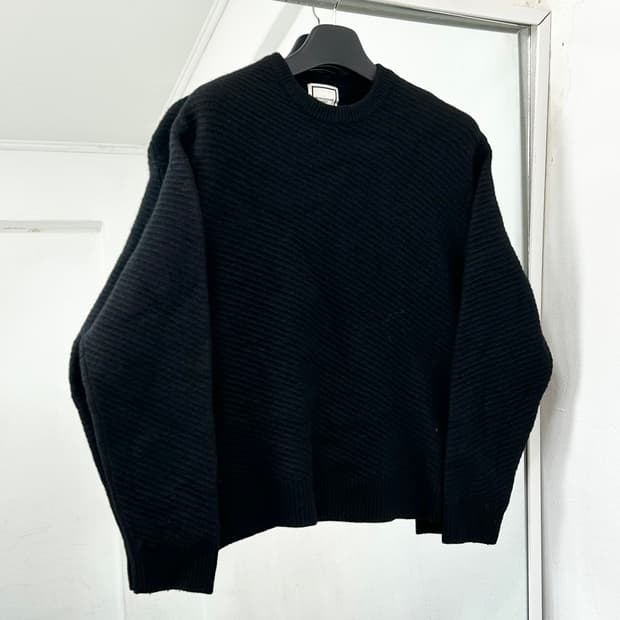 우영미 21FW 사선 니트