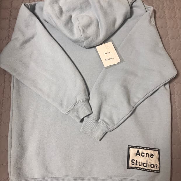 아크네 스튜디오 리버스 라벨 후드 S 파우더 블루