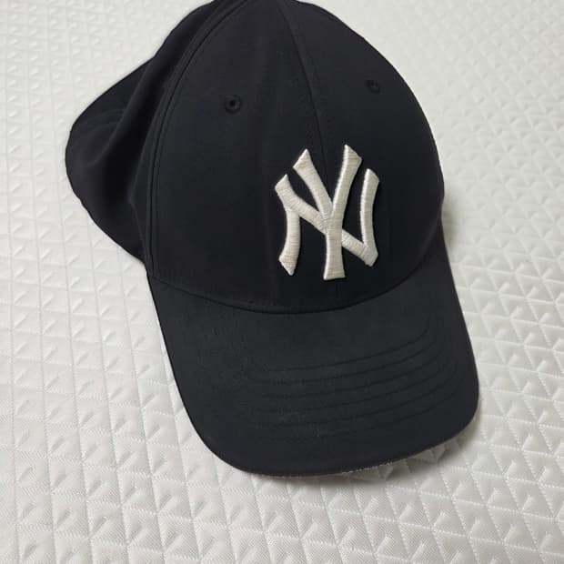  [MLB 정품] 뉴욕 양키스 사이드 밴드 레터링 볼캡 (블랙)