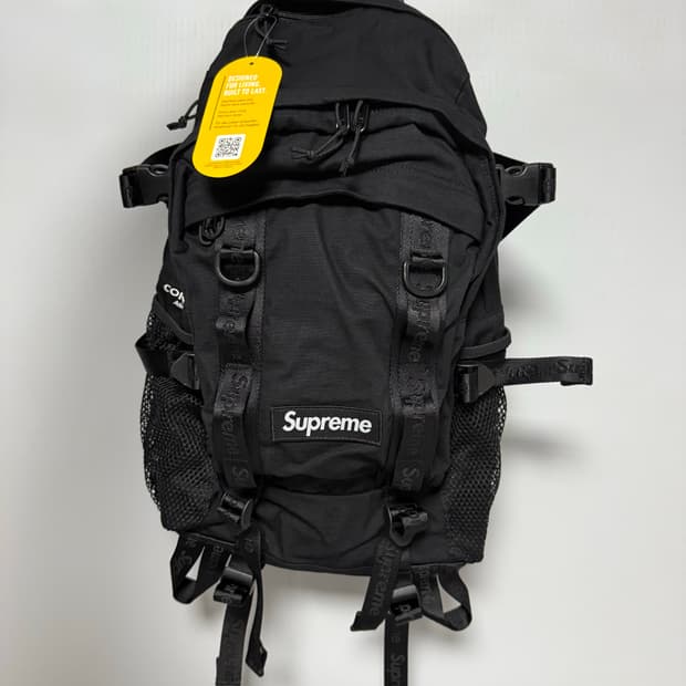 슈프림 백팩 블랙 - 26SS