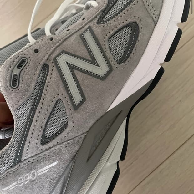 뉴발란스 990v4 그레이