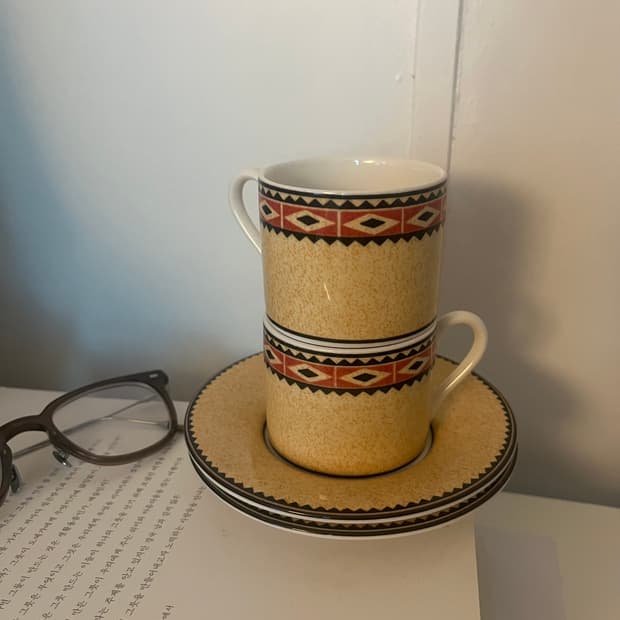 Trival pattern espresso teacup set