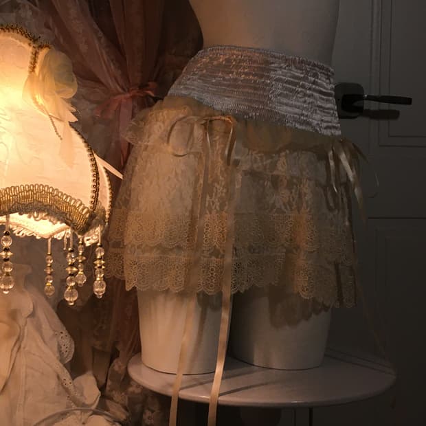 핀터 레이스 화이트 스커트