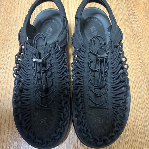 [290]킨 유니크 샌들 슬리퍼