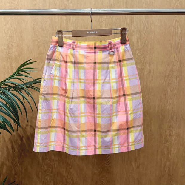 크리스찬 디올 스포츠 타탄 체크 패턴 D링 장식 디테일 A라인 핑크