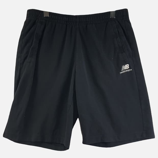 뉴발란스 블랙 남자 반바지 35인치 N8490
