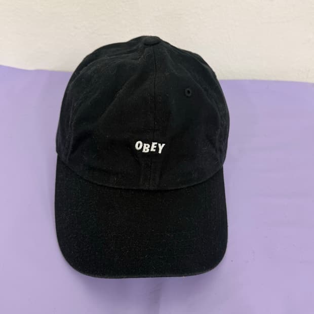 오베이 스몰 로고 캠프캡 OS