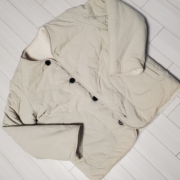 에잇세컨즈 리버시블 보아 물결 퀼팅 양면 플리스 패딩 320X38LY6A