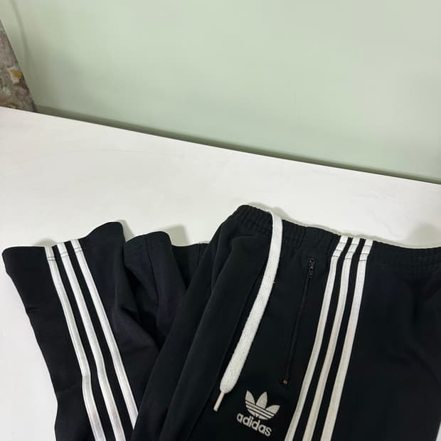 M 95 아디다스오리지날 슬림핏 3스트라이프 유로파팬츠