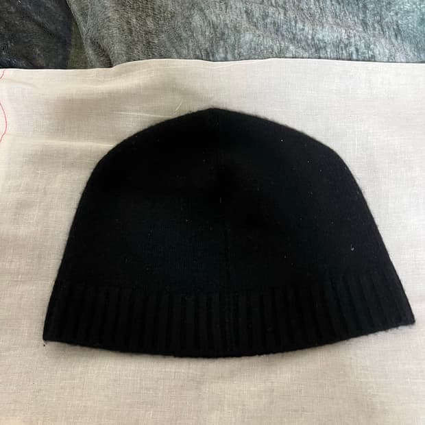 phigvel makers co x lady white co beanie