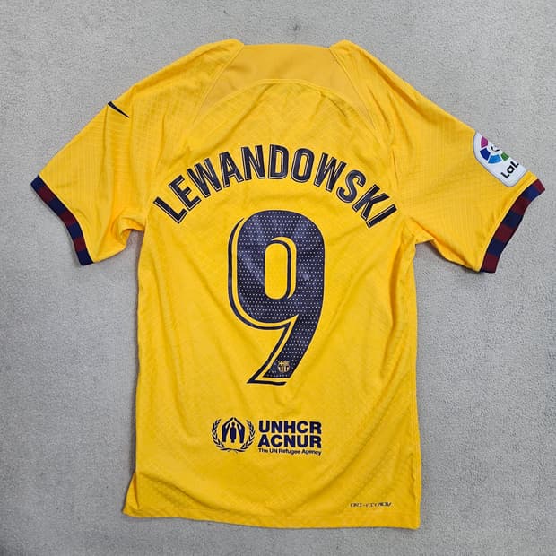 22-24 바르셀로나 레반도프스키 유니폼 S