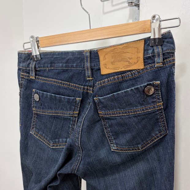 버버리 세미 부츠컷 데님 팬츠 바지