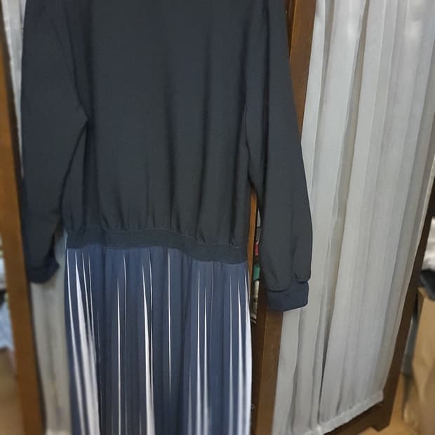 Karl Lagerfeld sports dress