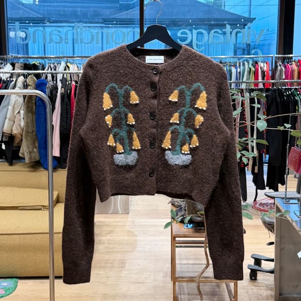 short sentence 브라운 울 크롭 가디건 