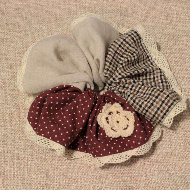 핸드메이드 빈티지 업사이클링 레이스 스크런치