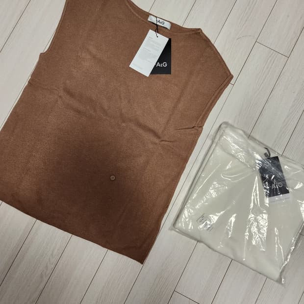 택새상품)더엣지 여성 니트조끼 사이즈55(브라운,화이트 두벌일괄)


여