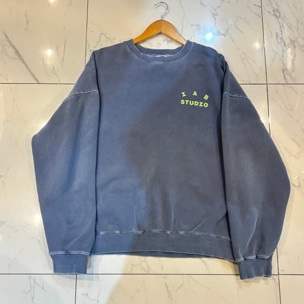 아이앱 스튜디오 로고 맨투맨 L