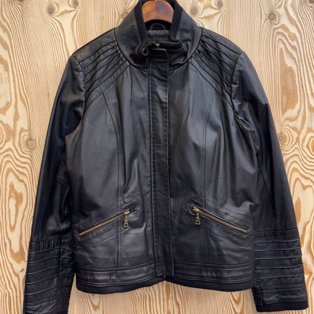 다니어 레더 자켓
