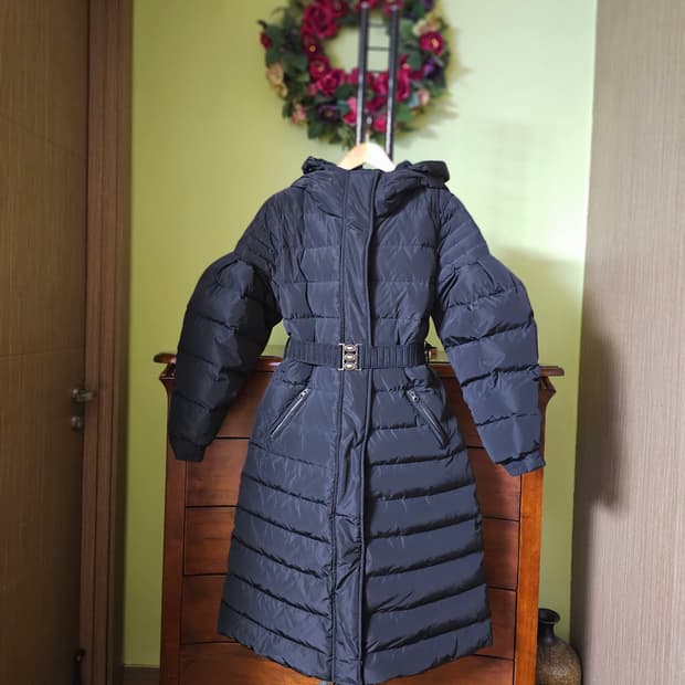 베네통 퍼프소매 구스롱패딩