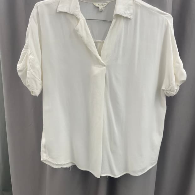 백 오픈 버튼 반팔 블라우스  