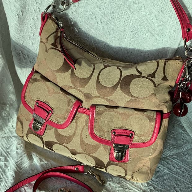 💗 Coach 베이지 핑크 투버클 숄더백