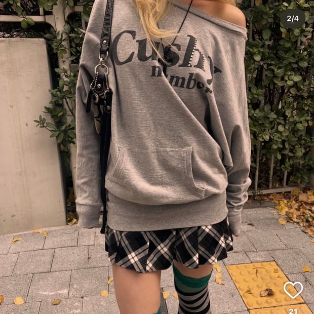 일본빈티지 오프숄더 맨투맨