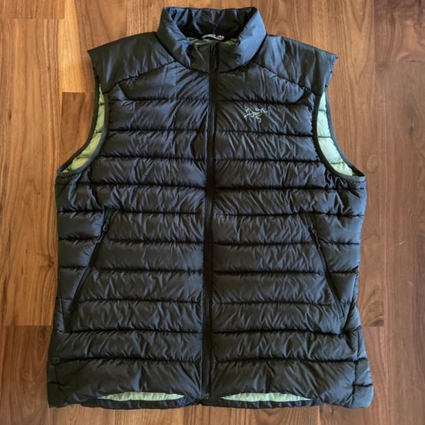 아크테릭스 세륨 베스트 희귀 컬러 xl사이즈 판매합니다