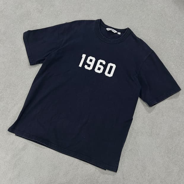 유니폼브릿지 1960 프린팅 반팔 티셔츠 네이비 100