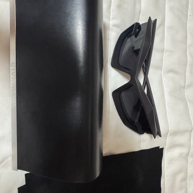 지방시 G컷 선글라스