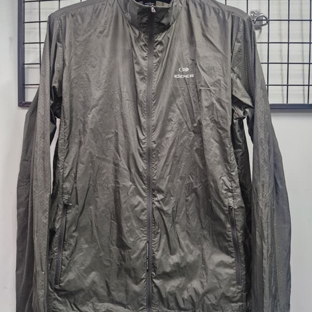 105XL 아이더 바람막이 자켓 카키.