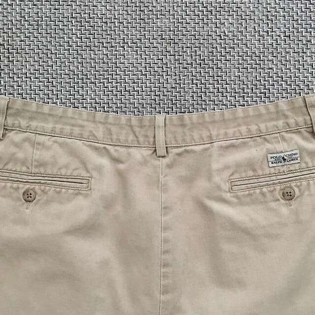 USA made distressed two-tuck chino short
