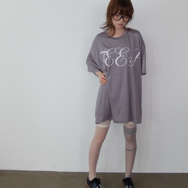 샵페어리 shining boxy lettering t-shirt