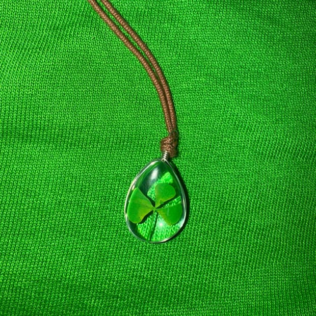 three-leaf clover necklace ☘️