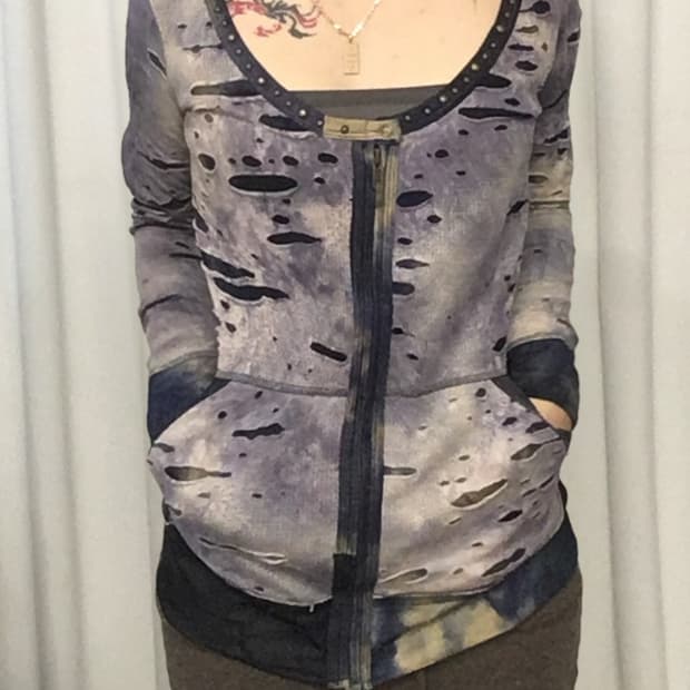 LIBERTALIA Hooded zip-up