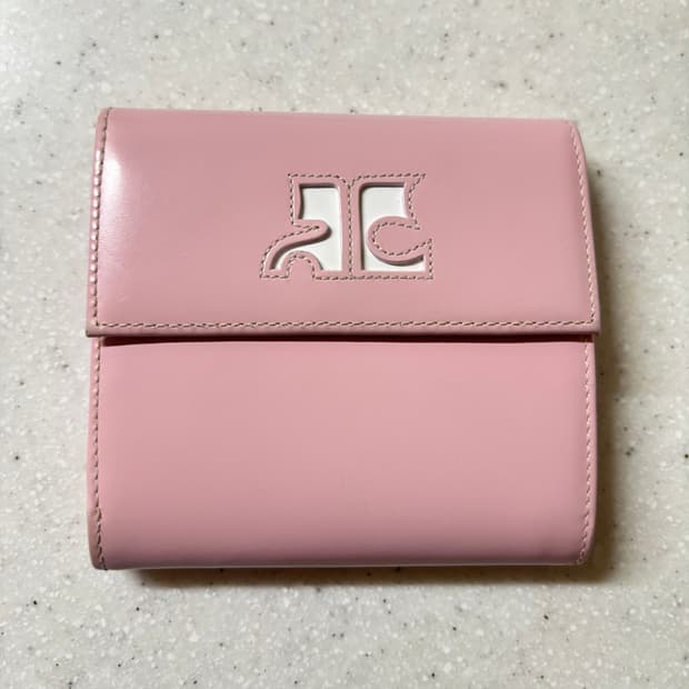 꾸레쥬 지갑 딸기우유 색상 courreges