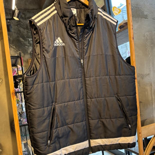 아디다스 블랙 패딩조끼 2XL