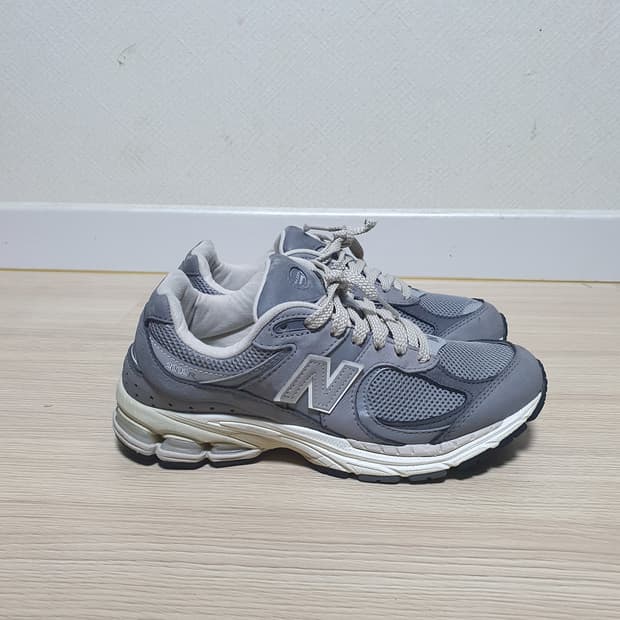 뉴발란스 2002R 그레이 운동화 250
