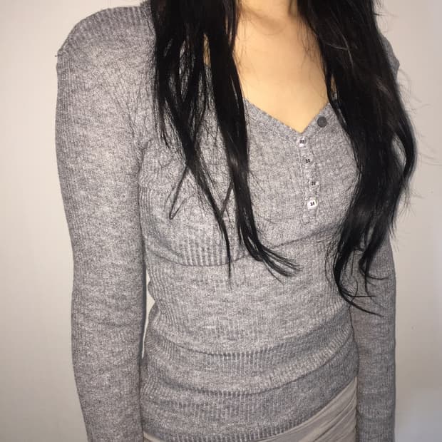 브이넥 롱슬리브