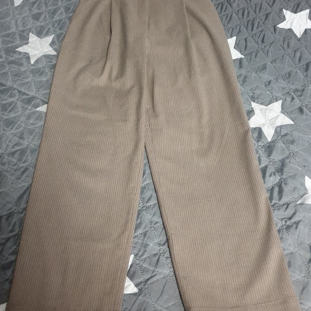 시엔느 스트라이프 핀턱 세미와이드 슬랙스 브라운 (S)