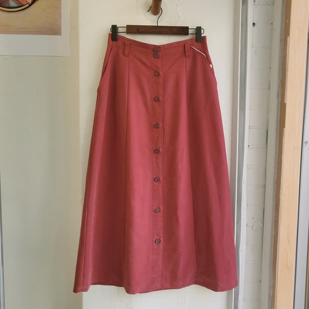 브릭레드 레이온 미디 스커트