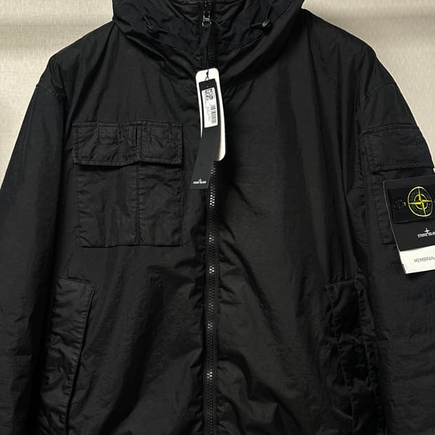 스톤아일랜드 멤브라나 워터 후드 점퍼 26ss XL(105-110)