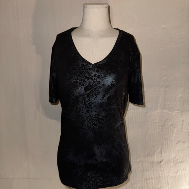 Tornado Mart Snake Pattern V-neck T-shir