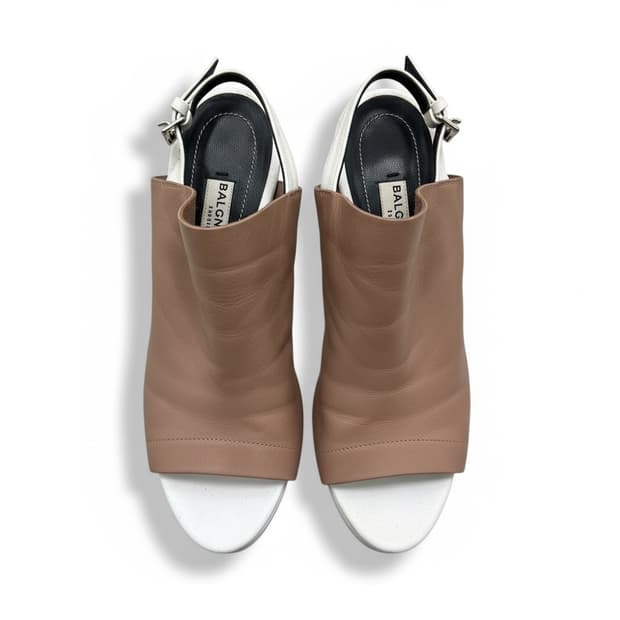 발렌시아가 정품 오픈토 힐 가죽 샌들 36사이즈