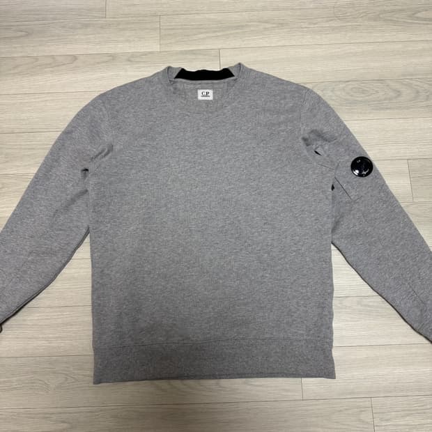 cp컴퍼니 맨투맨