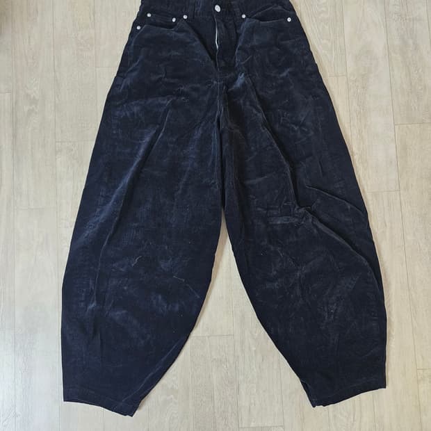 기철 코듀로이 벌룬팬츠 블랙