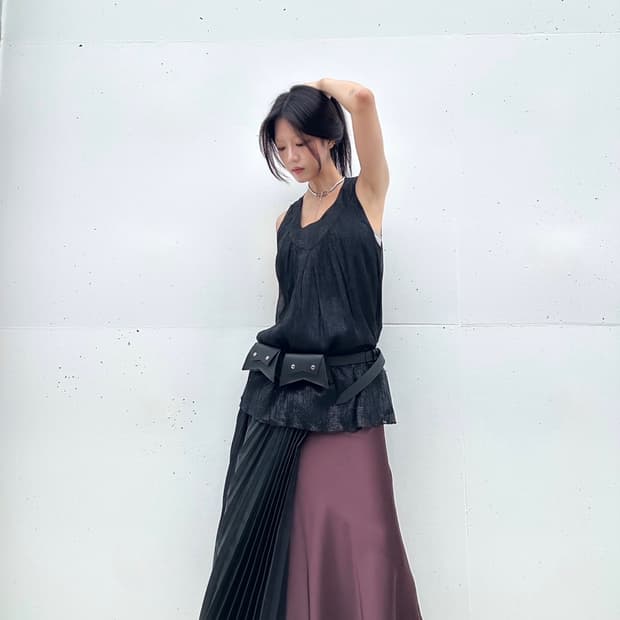 Snakeskin pattern sleeveless / black