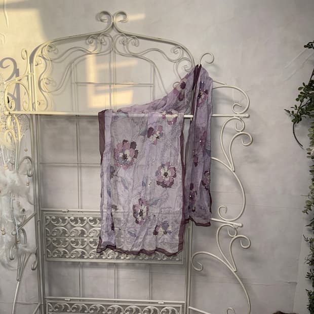 Metro City lavender flower beads scarf