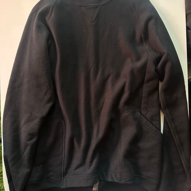 타카히로미야시타 더 솔로이스트 절개 맨투맨